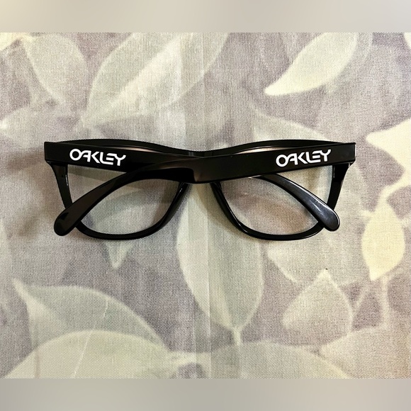 Authentic Oakley Frogskins Men's Black Frame Sunglasses with Case, Frame Only - Picture 4 of 7